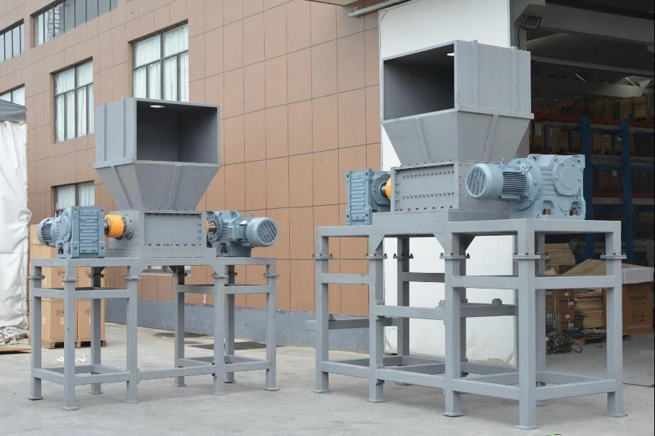 double shafts shredder.jpg